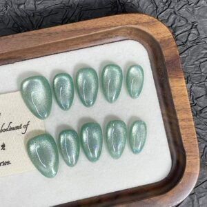 Green Aventurine Grace nail and jewel set