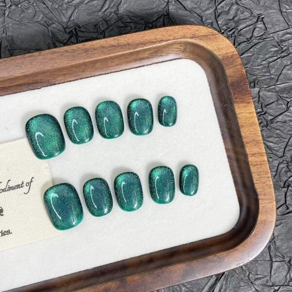 Malachite Muse Miranda nail and jewel set